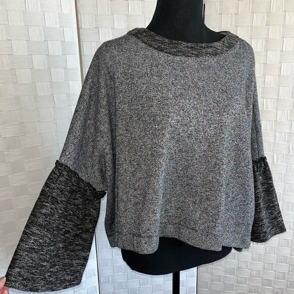 THML Women’s Bell Sleeve Sweater Size Small Metallic Sparkle Cropped Chic - Picture 14 of 14